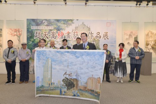 作者向澳門基金會致送作品