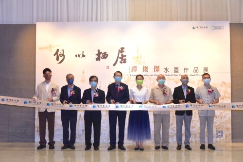 主禮嘉賓剪綵