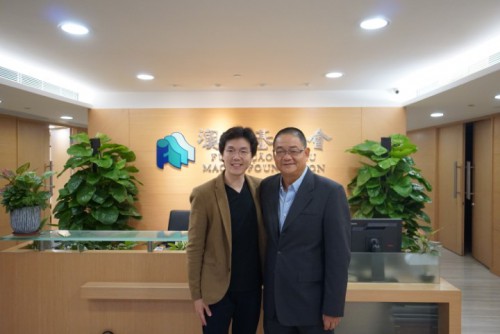 行政委員會吳志良主席與著名指揮家廖國敏先生合照