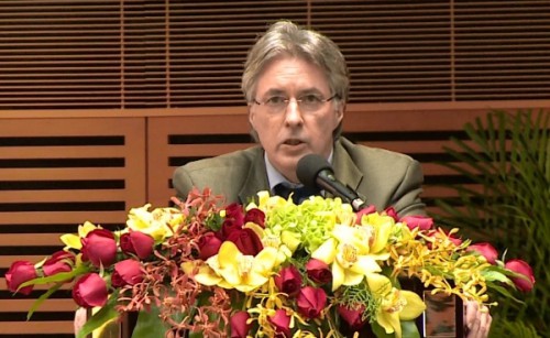 巴黎政治學院德拉諾瓦教授致辭