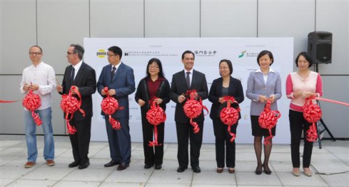 Os convidados presidiram a cerimónia de corte de fitas da segunda edição da “Rota das Letras – Festival Literário de Macau”