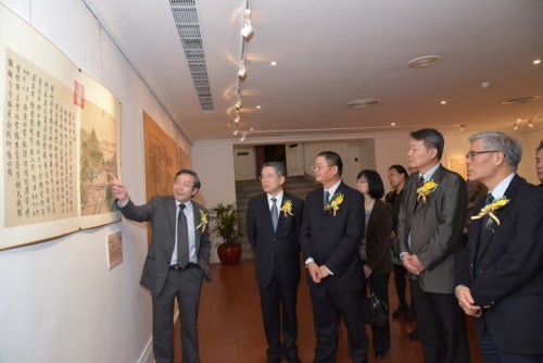 7 O Sr. Xu Zhonglia...