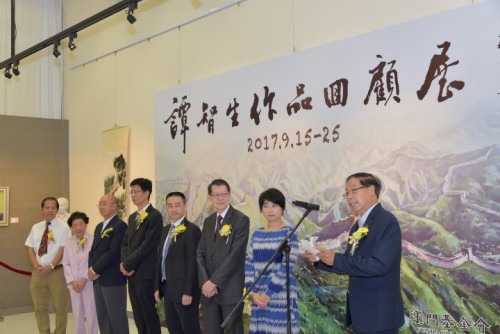 O Presidente da Associação dos Artistas de Belas-Artes de Macau Sr. Lai Ieng fez uso de palavras