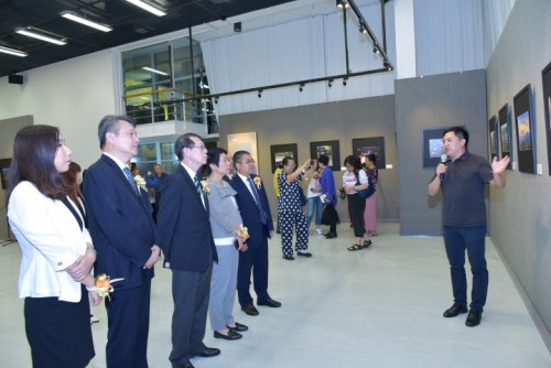 趙文僑向嘉賓講解