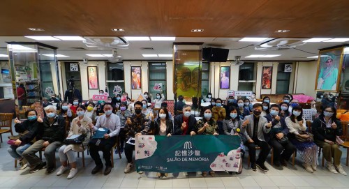 一眾嘉賓與參加者合照留念