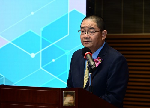 Presidente do Conselho de Administração da FM Wu Zhiliang,  proferindo o seu discurso