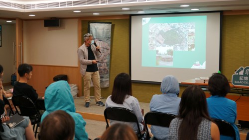 呂澤強建築師以本地及外地案例，由淺入深說明如何記錄歷史建築、制定修復方案
