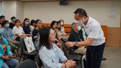 郭桂豪老師分享了青洲山研究所發現各項遺蹟的故事
