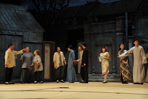 相聚濠江 兩岸濃情 ——國家話劇院《四世同堂》赴澳門演出感懷