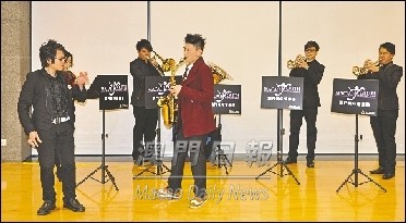 本地藝團即場獻演助興